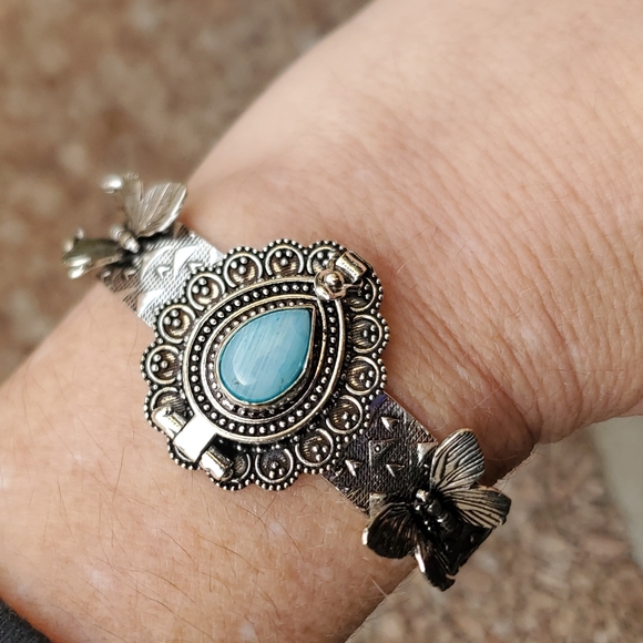 New Blue Rainbow Moonstone 925 Silver Butterflies Poison Cuff Bracelet. - Picture 13 of 16